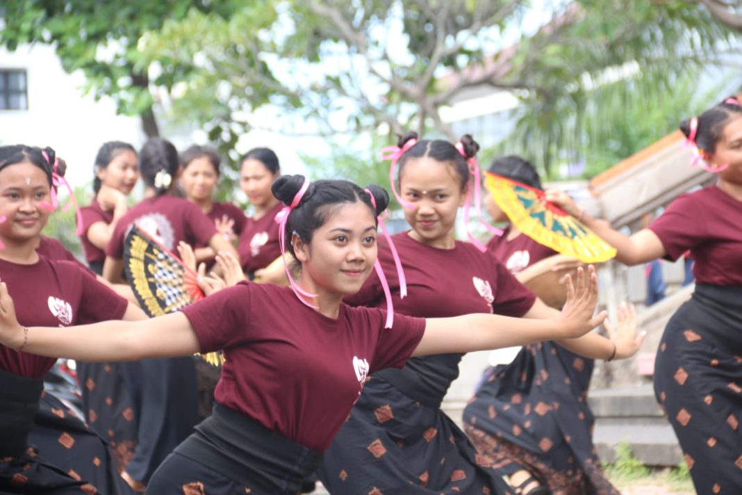 “Samudra Baniaga” Konsep Duta Buleleng Dalam Pawai PKB ke – 45