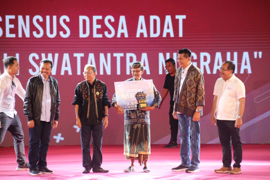 Desa Adat Darmajati Tukadmungga Raih Penghargaan Sensus Desa Adat