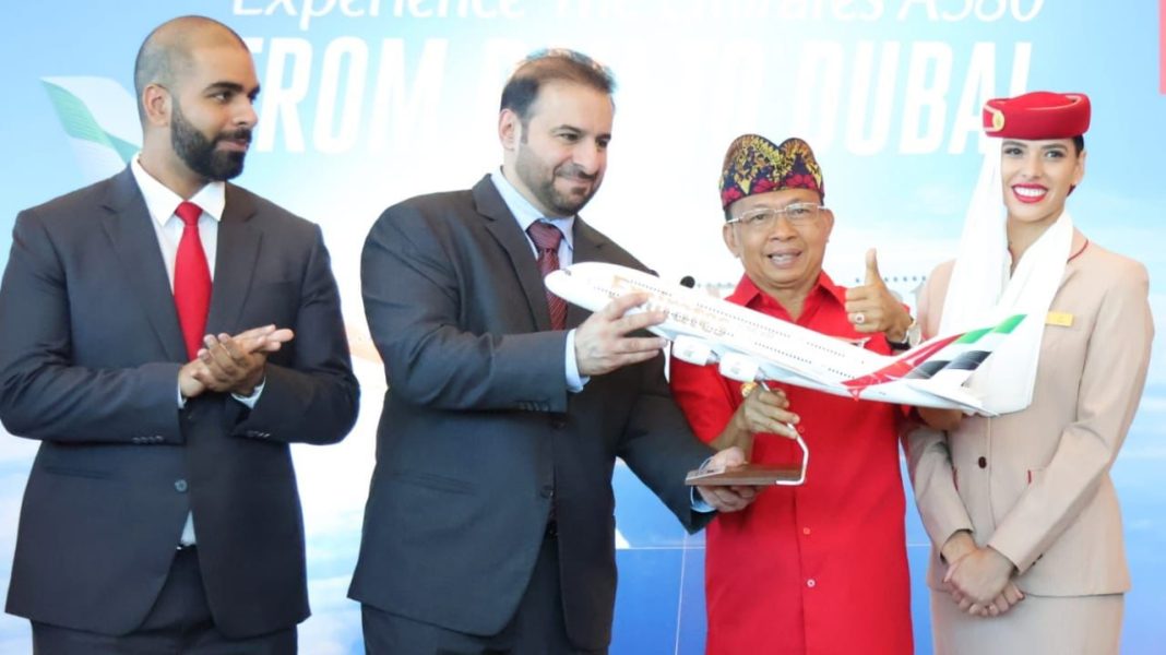 Gubernur Wayan Koster Bersama Wagub Cok Ace Sambut Pesawat Emirates A380
