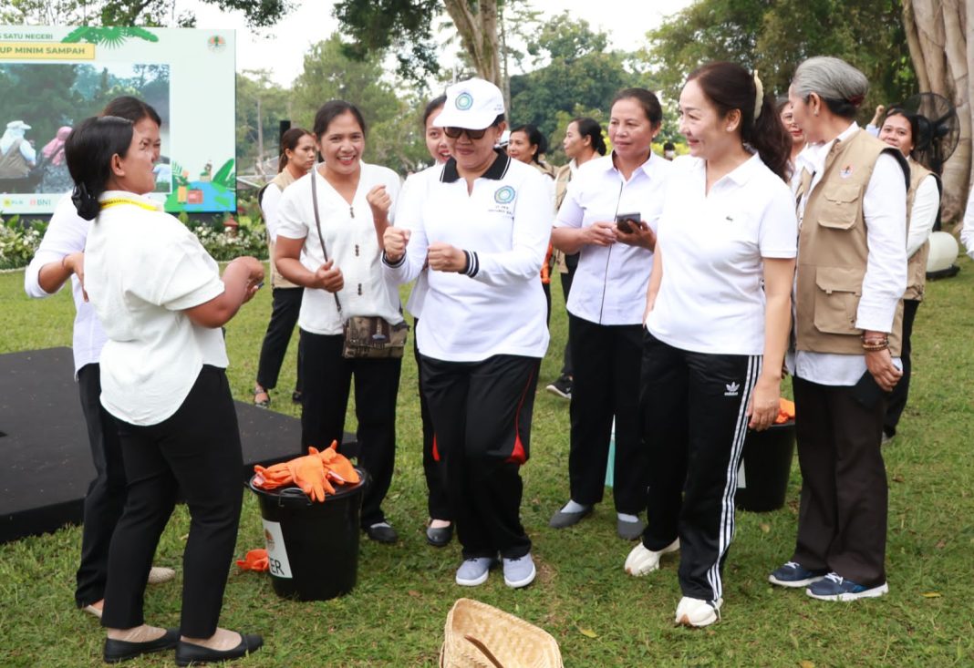 Dampingi Kegiatan Ibu Negara, Ny. Putri Koster Haturkan Terima Kasih untuk Kepedulian Ibu Negara untuk Lingkungan dan Stunting