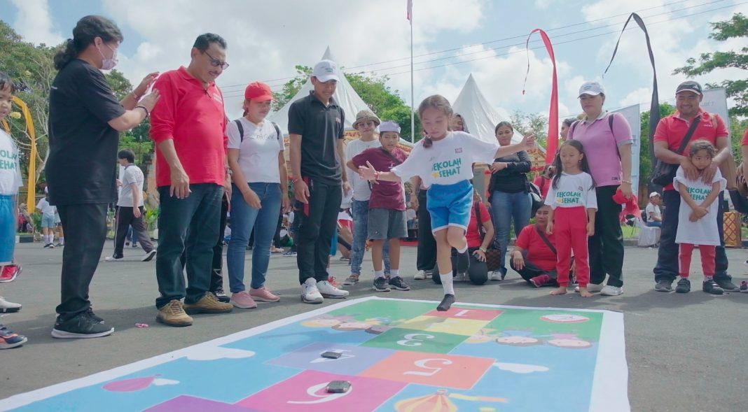 Sehat Fisik dan Gembira Bersama, Kemendikbudristek Gelar Festival Permainan Tradisional di Bali
