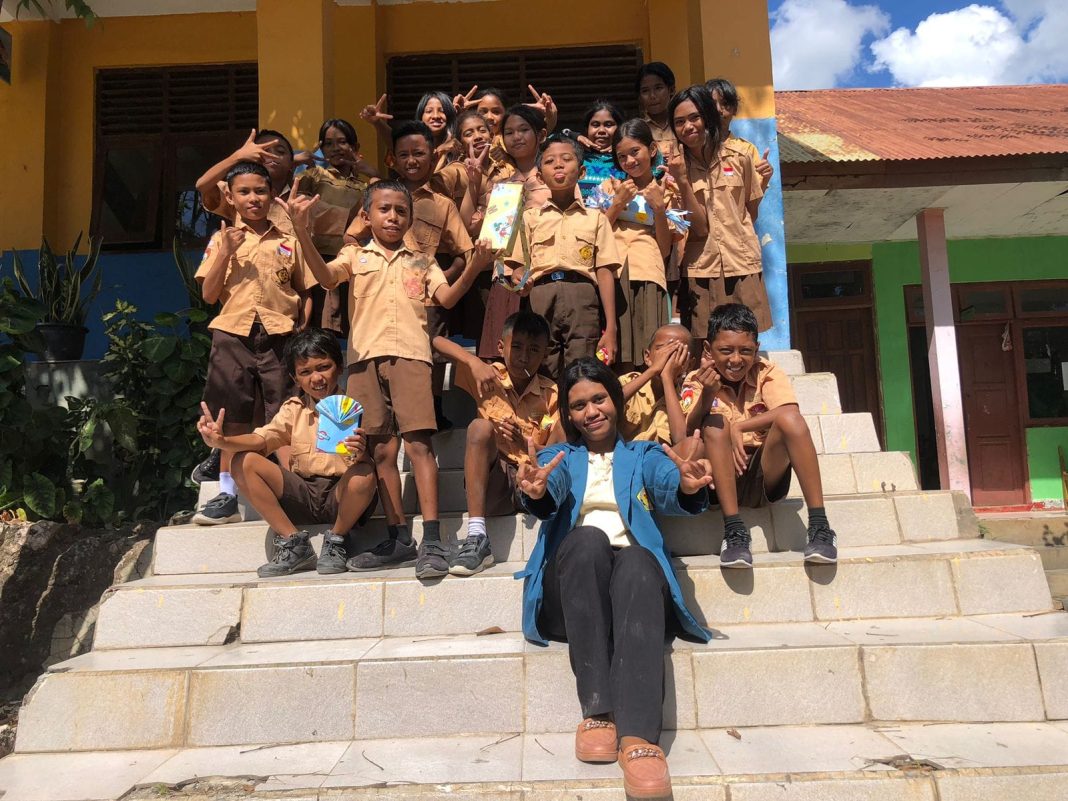 Mahasiswi FISIP Unwira Sosialisasikan Komunikasi Yang Efektif Bagi Anak SDI Bertingkat Oebobo