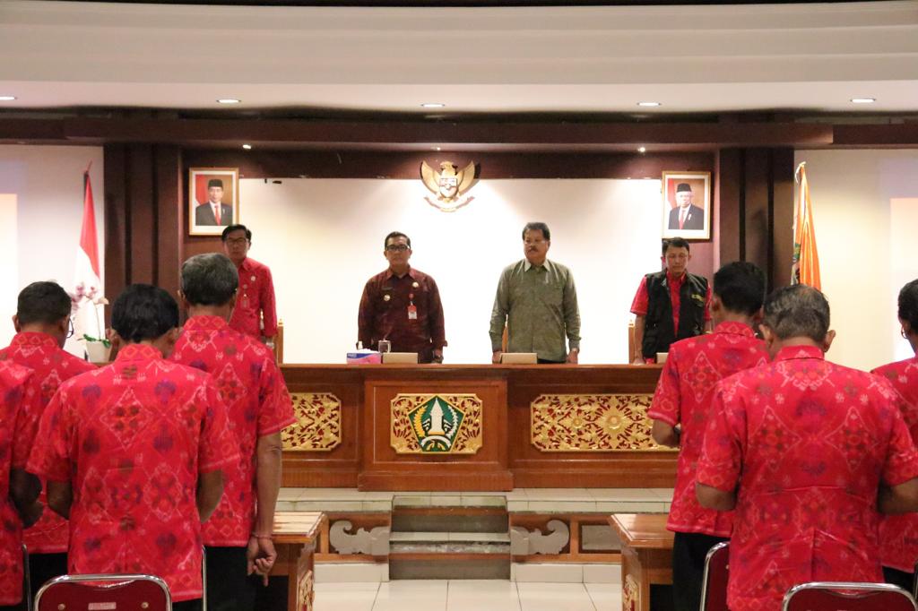 Bupati Tabanan Lepas 33 Peserta Kontingen PENAS XIV KTNA Ke Kota Padang, Sumatera Barat