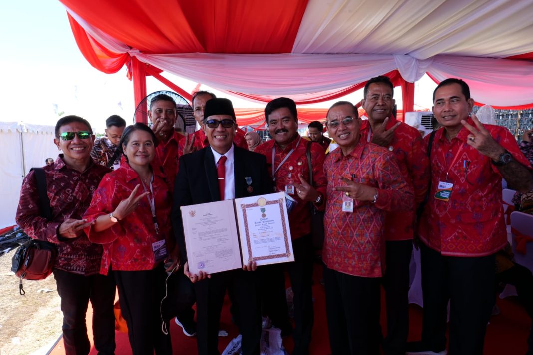 Bupati Sanjaya Dianugrahi Satyalancana Wirakarya oleh Presiden RI