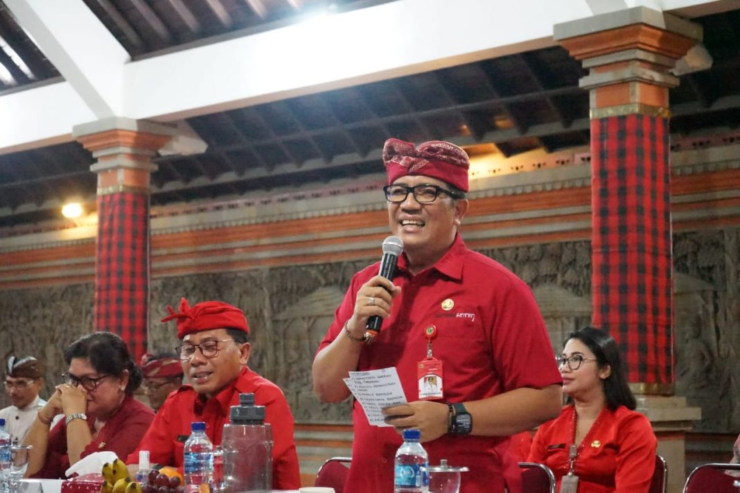 Bupati Sanjaya Motivasi Duta Kabupaten Tabanan Yang Akan Tampil Dalam Peed Aya PKB XLV