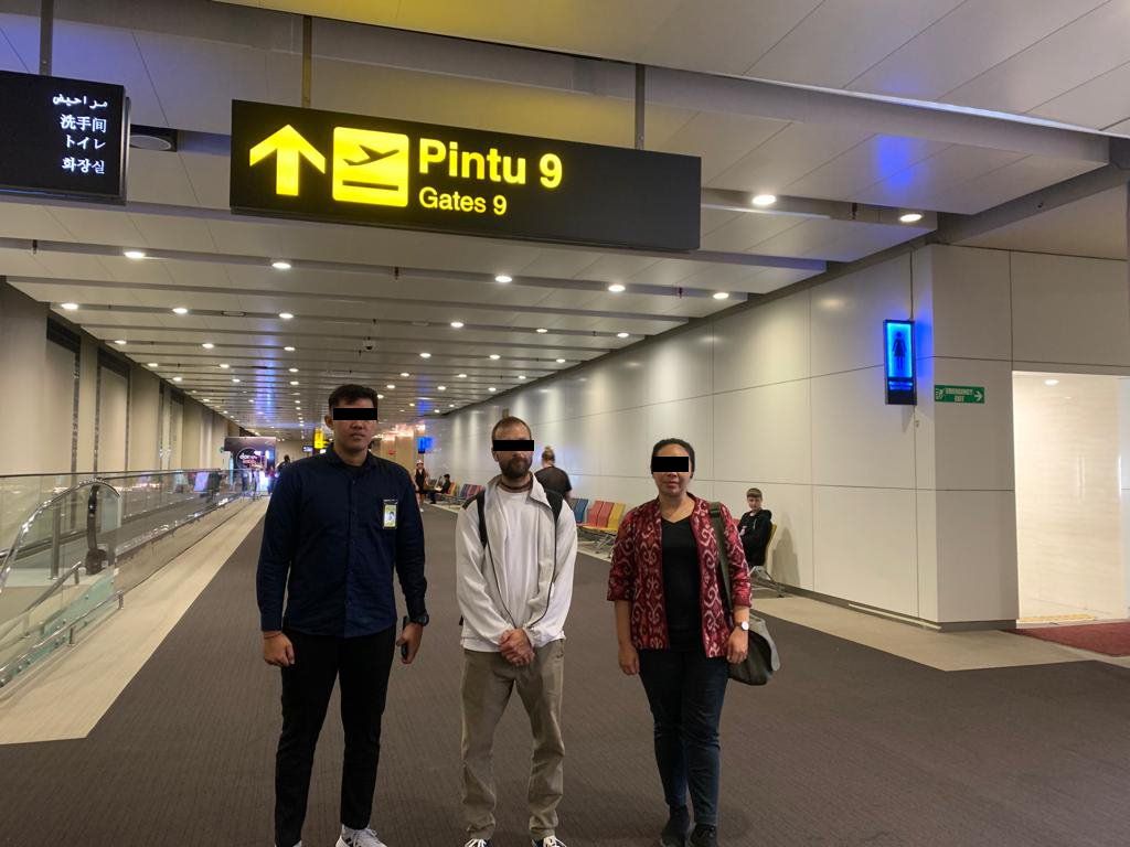 Nekad Hadang dan Tabrak Mobil Polisi, WNA Amerika Dideportasi