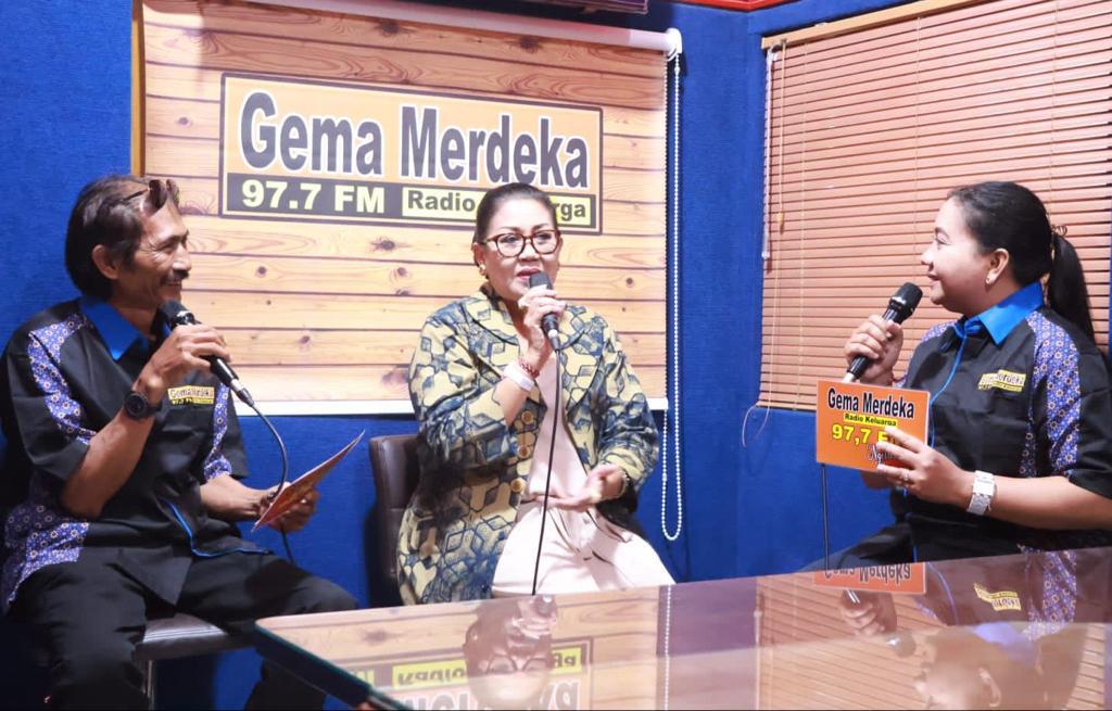 Tapaki Jalan Panjang Dunia Seni, Ny. Putri Koster Peduli Keseimbangan Kelangsungan Seni Tradisional dan Seni Modern di Bali