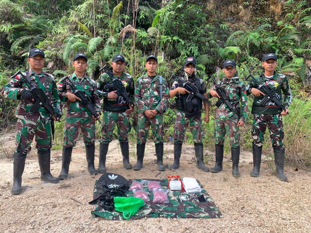 Satgas Pamtas Yonarmed 16/TK Gagalkan Penyelundupan Narkoba di Perbatasan RI-Malaysia