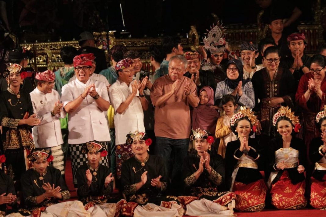Tampil Spektakuler dan Sukses Pukau Ribuan Penonton, Bupati Tabanan Saksikan Langsung Pementasan Gong Kebyar Duta Tabanan di PKB XLV 2023