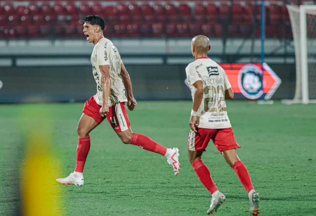 Sepakan Kaki Kidal Ricky Fajrin Antar Bali United Bungkam Arema