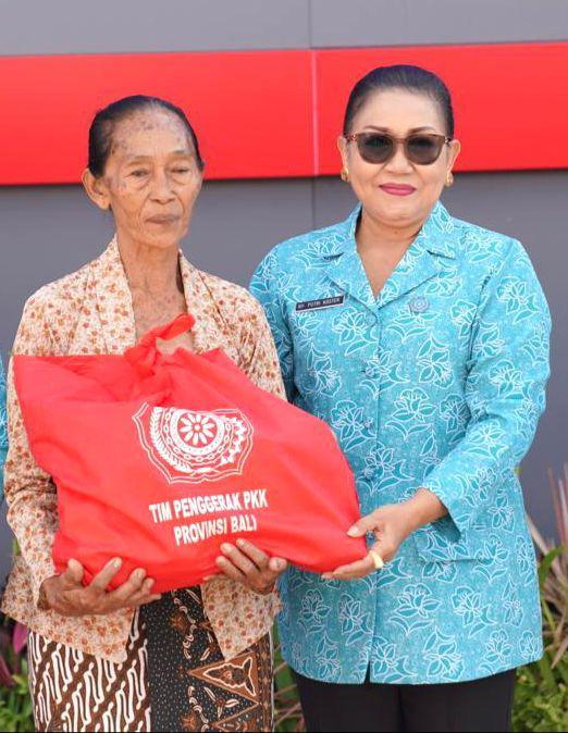 Kembali Gelar Pasar Rakyat di Bangli, Ny. Putri Koster Puji Pemkab Bangli Berhasil Kembangkan Jeruk Varietas Baru RGL