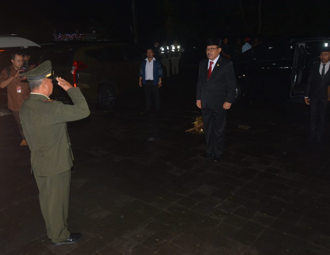 Wagub Cok Ace Pimpin Apel Kehormatan dan Renungan Suci dalam rangka peringatan HUT Proklamasi Kemerdekaan RI ke-78