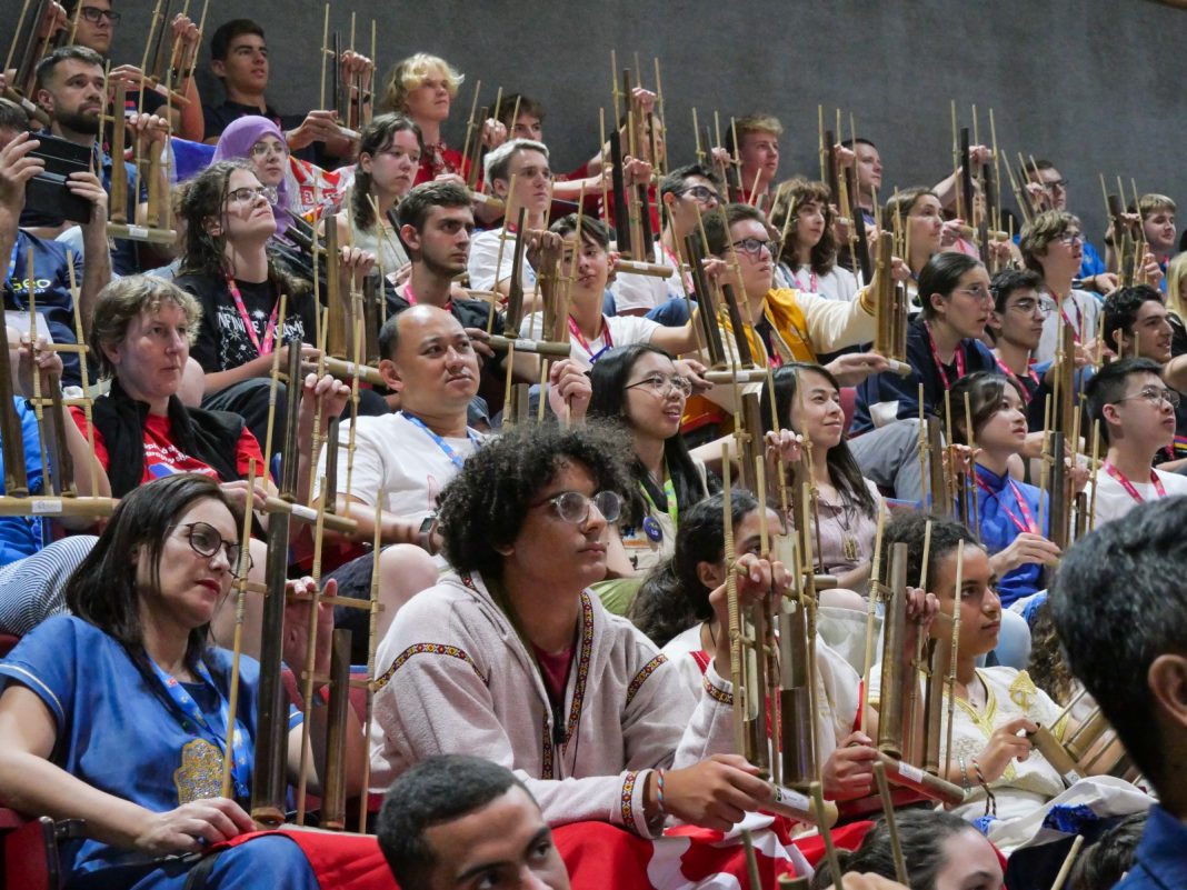 Peserta iGeo 2023 Apresiasi Permainan Tradisional dan Malam Budaya Indonesia