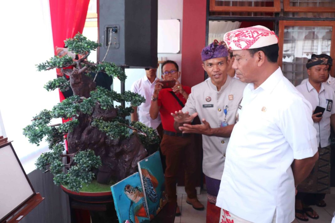 Lihadnyana Akan Fasilitasi Produk Kerajinan Tangan Karya WBP Lapas Singaraja