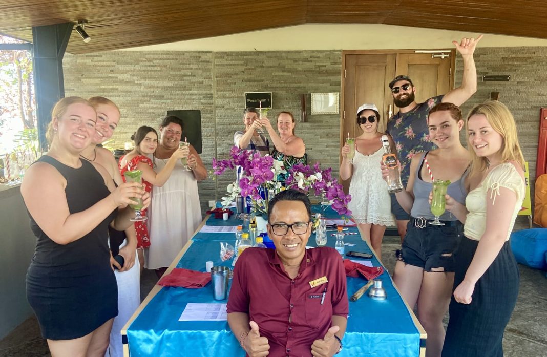 Swiss-Belinn Legian Ajak Tamu Untuk Membuat dan Menikmati Cocktail Kreasi Sendiri