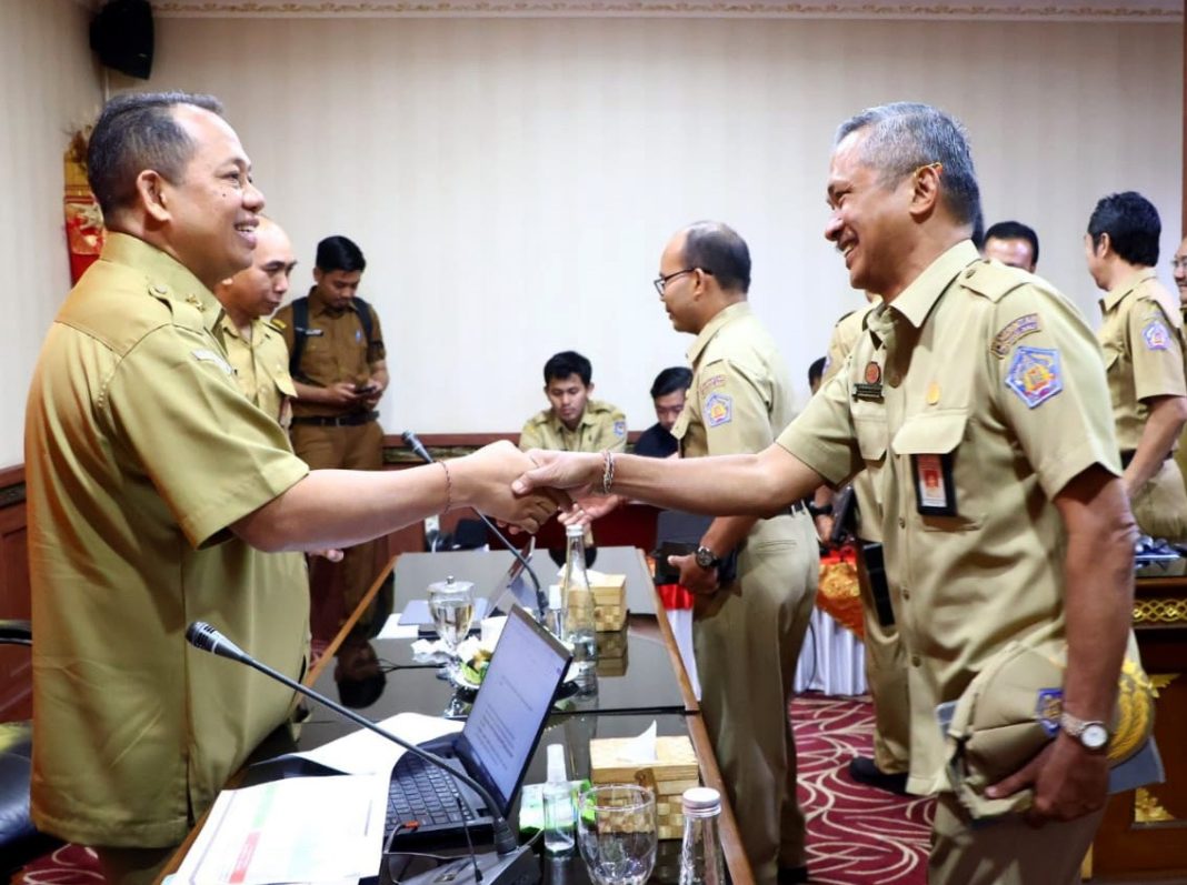 Hari Pertama Berkantor, Pj. Gubernur Gelar Coffee Morning Dengan Kepala OPD