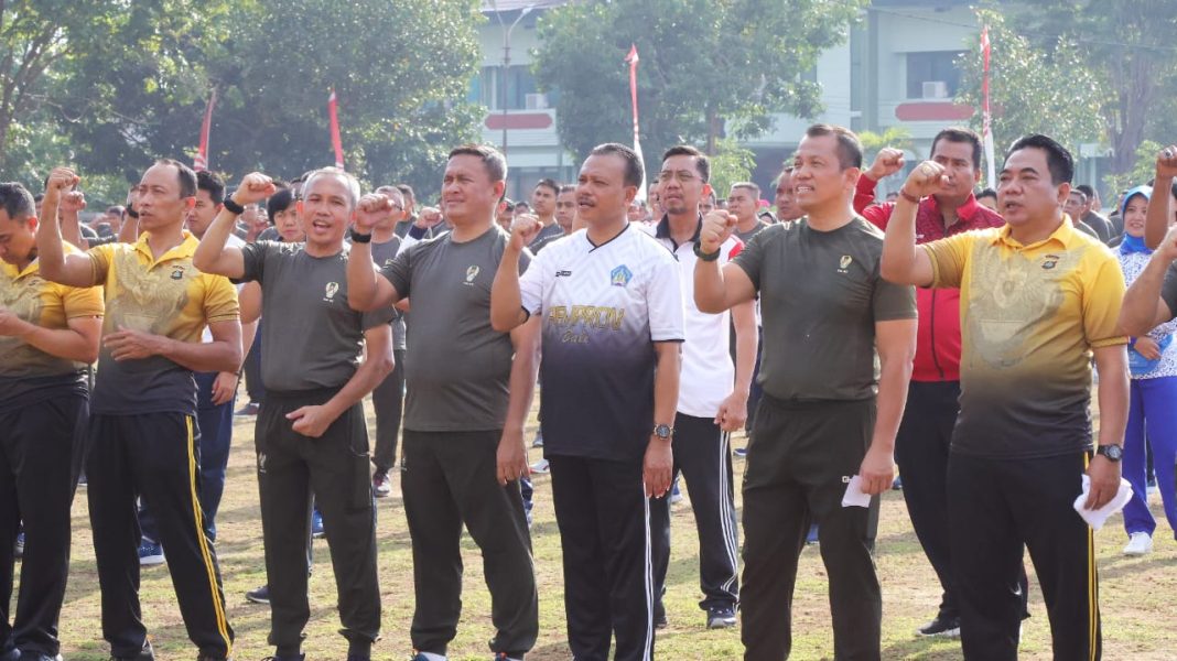 Perkuat Sinergitas, Sekda Dewa Indra Ikuti Olahraga Bersama TNI/Polri dan Forkopimda