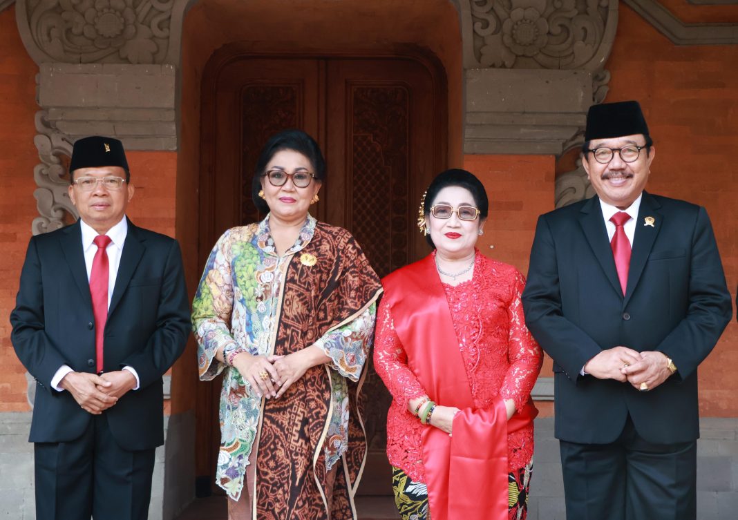 Usai Menjabat, Koster Ingin Istirahat Total, Cok Ace Kembali Mengajar