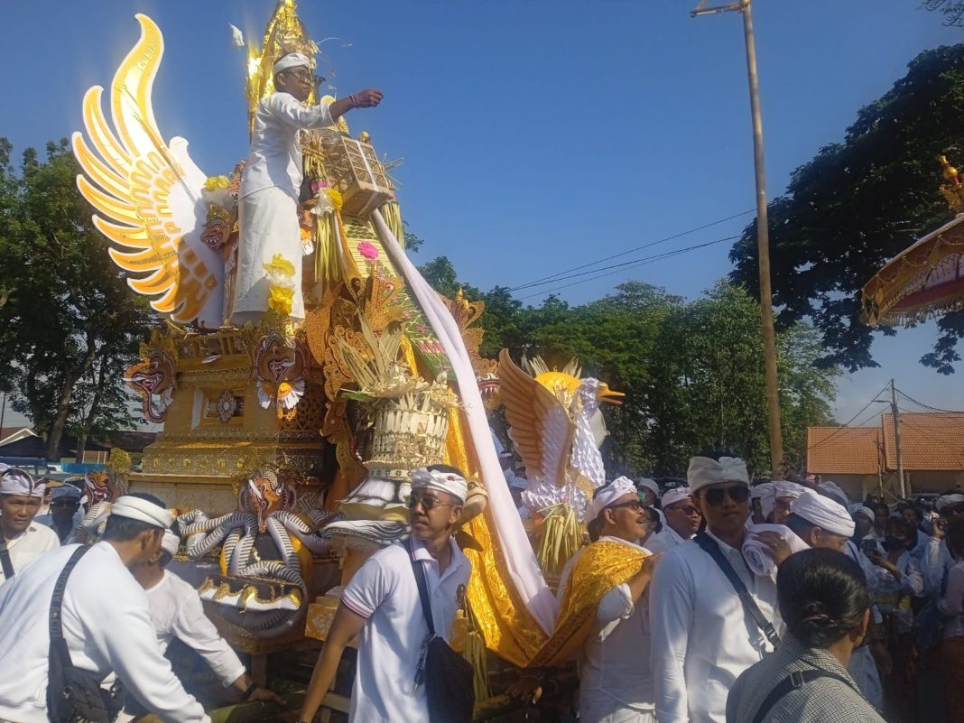 Upacara Maligia Raja Denpasar Ke IX Diiringi 270 Puspa, Ada 17 Bukur Padma