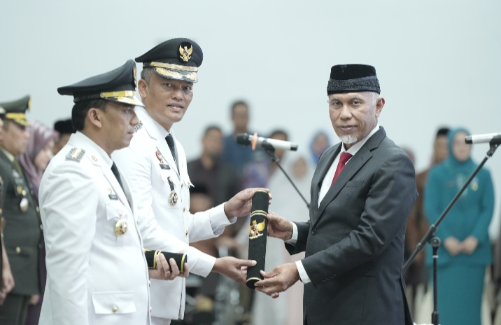 Lantik Pj Wako Padang Panjang dan Pj Wako Pariaman, Gubernur Mahyeldi Ingatkan Netralitas ASN