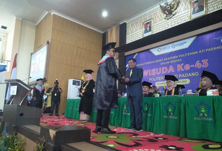 Sebanyak 416 Mahasiswa ATIP Padang Diwisuda, 15 Persen Langsung Terserap Industri