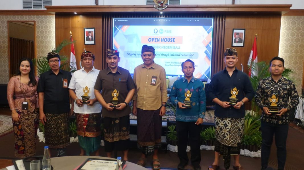 Bappeda Bali Terima Penghargaan sebagai “The Most Supporting Partner”