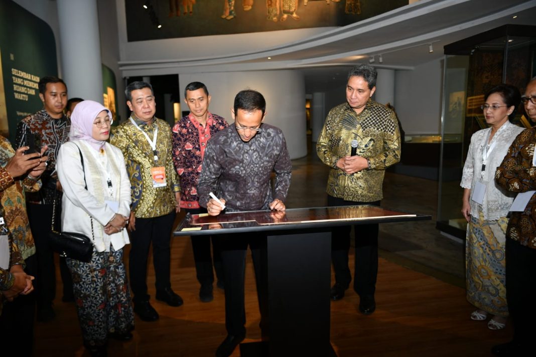Peringati Hari Batik Nasional, Mendikbduristek Resmikan Museum Batik Indonesia
