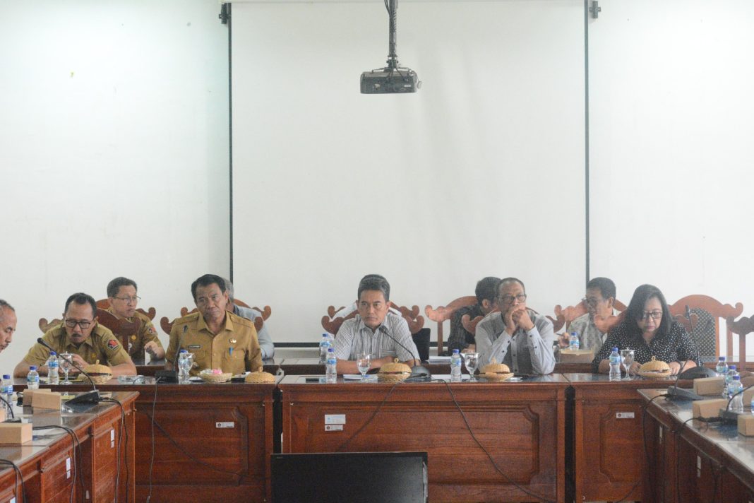 Dewan Dan Eksekutif Sepakati Biaya Retribusi Jasa Umum Pelayanan Kesehatan Bagi WNA Kembali Ke Draf Awal