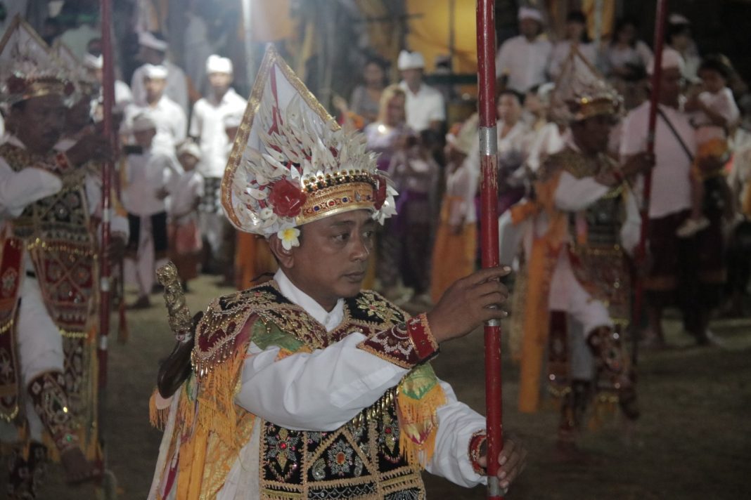 Magis : Tarian Baris Jojor dan Dadap Yang Disakralkan Masyarakat Desa Les Tejakula