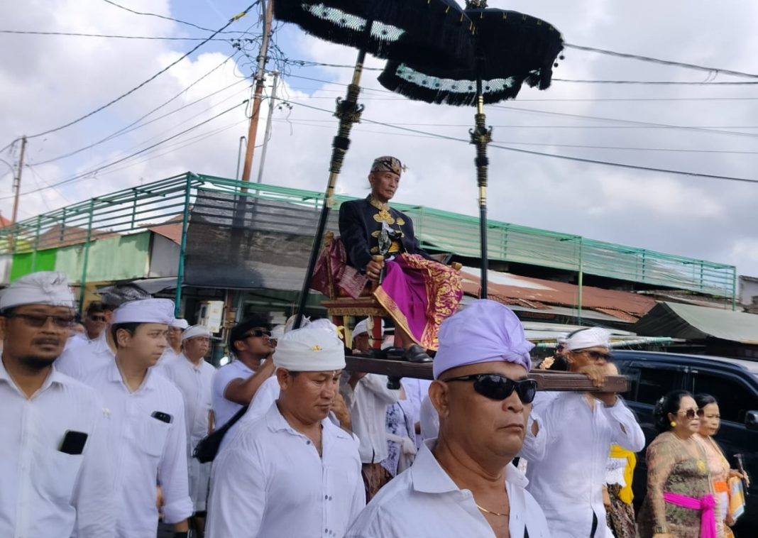 Gelar Ritual Pewintenan, Turah Bima Dikukuhkan Jadi Raja Puri Agung Denpasar