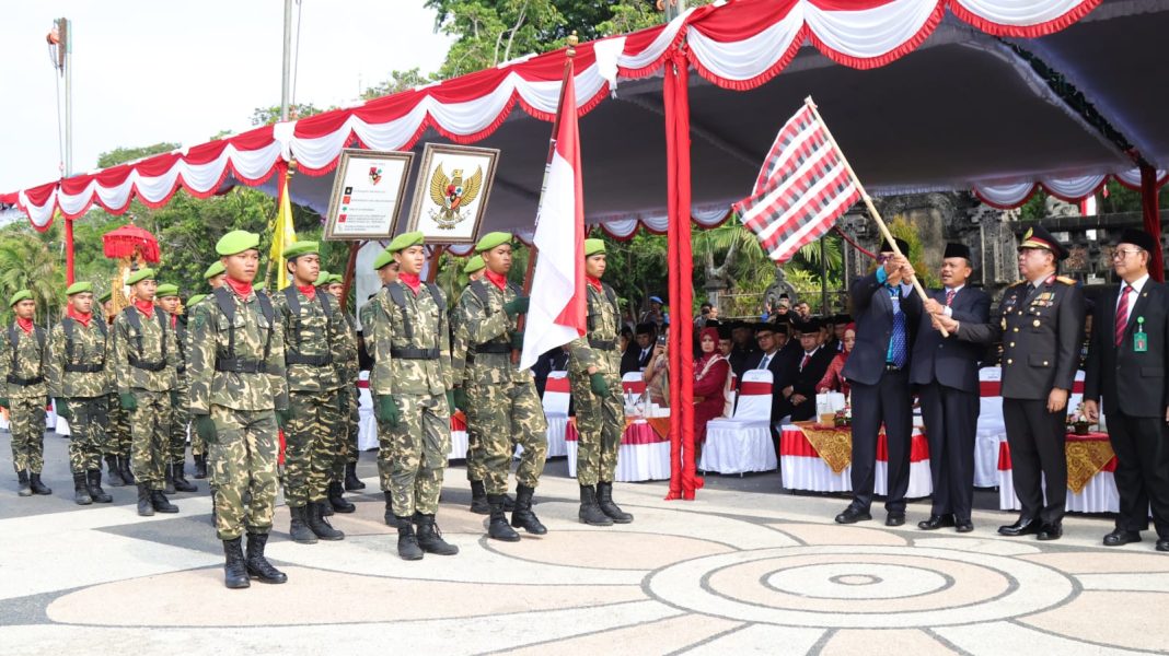Maknai Hari Pahlawan, Sekda Dewa Indra Ajak Masyarakat Teladani Nilai Nilai Kepahlawanan