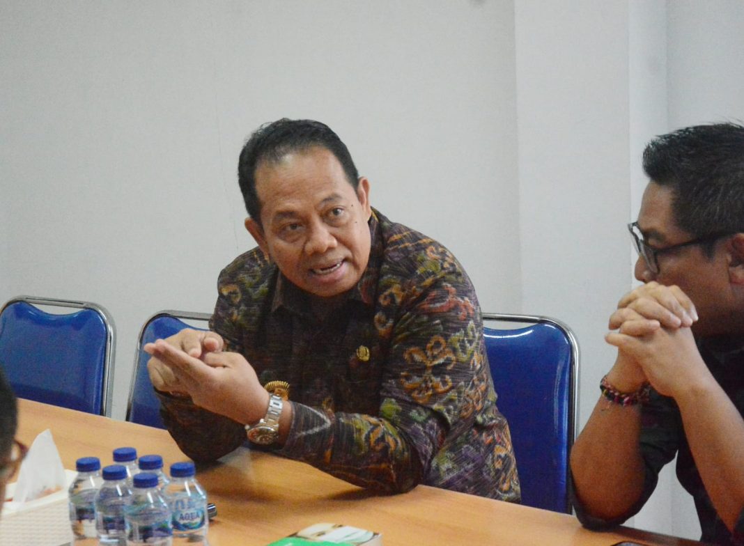 Pj Gubernur Mahendra Jaya Berikan Deadline Akhir Tahun Kepada Pengelola TPST Kesiman