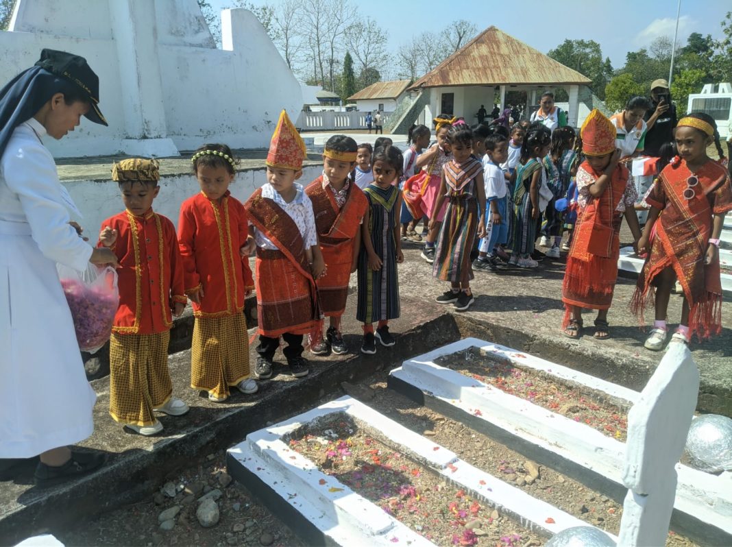 Peringati Hari Pahlawan Tahun 2023, Ratusan Anak PAUD Perbatasan Negara RI-RDTL Tabur Bunga di TMP Seroja Haliwen