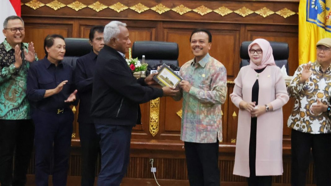 Sekda Dewa Indra Menerima Kunker Komisi II DPR RI Sampaikan Persiapan Pemilu Serentak, Penerimaan CPNS/PPPK dan Netralitas ASN