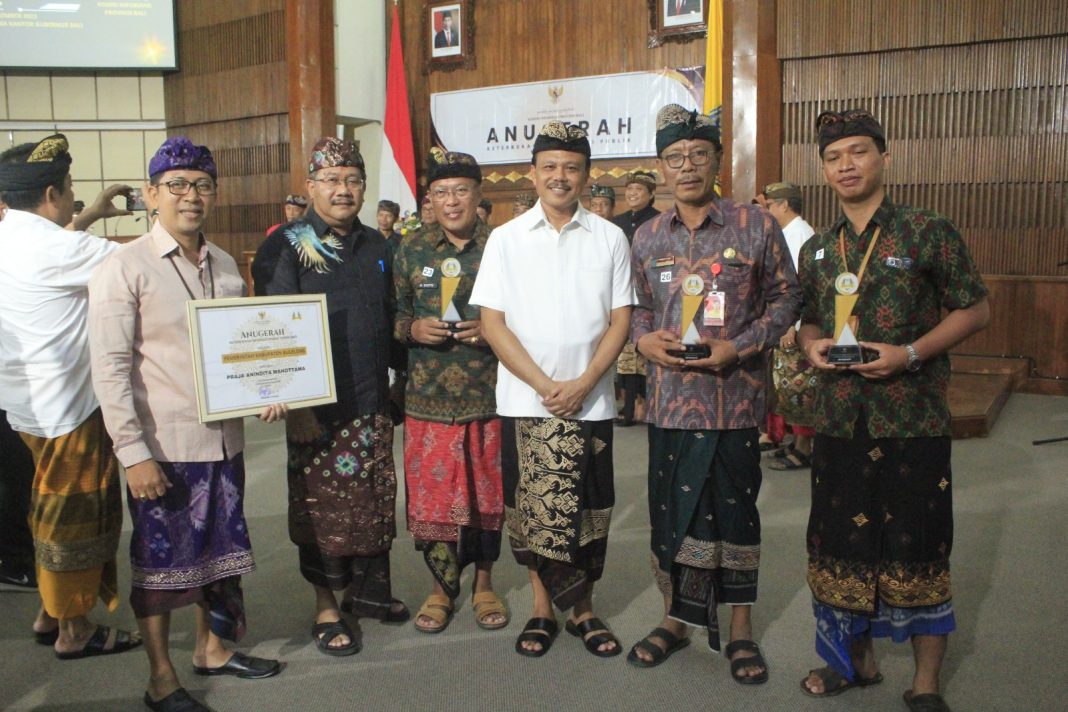 Kado Akhir Tahun, Pemkab Buleleng Raih Peringkat Kedua Badan Publik Informatif