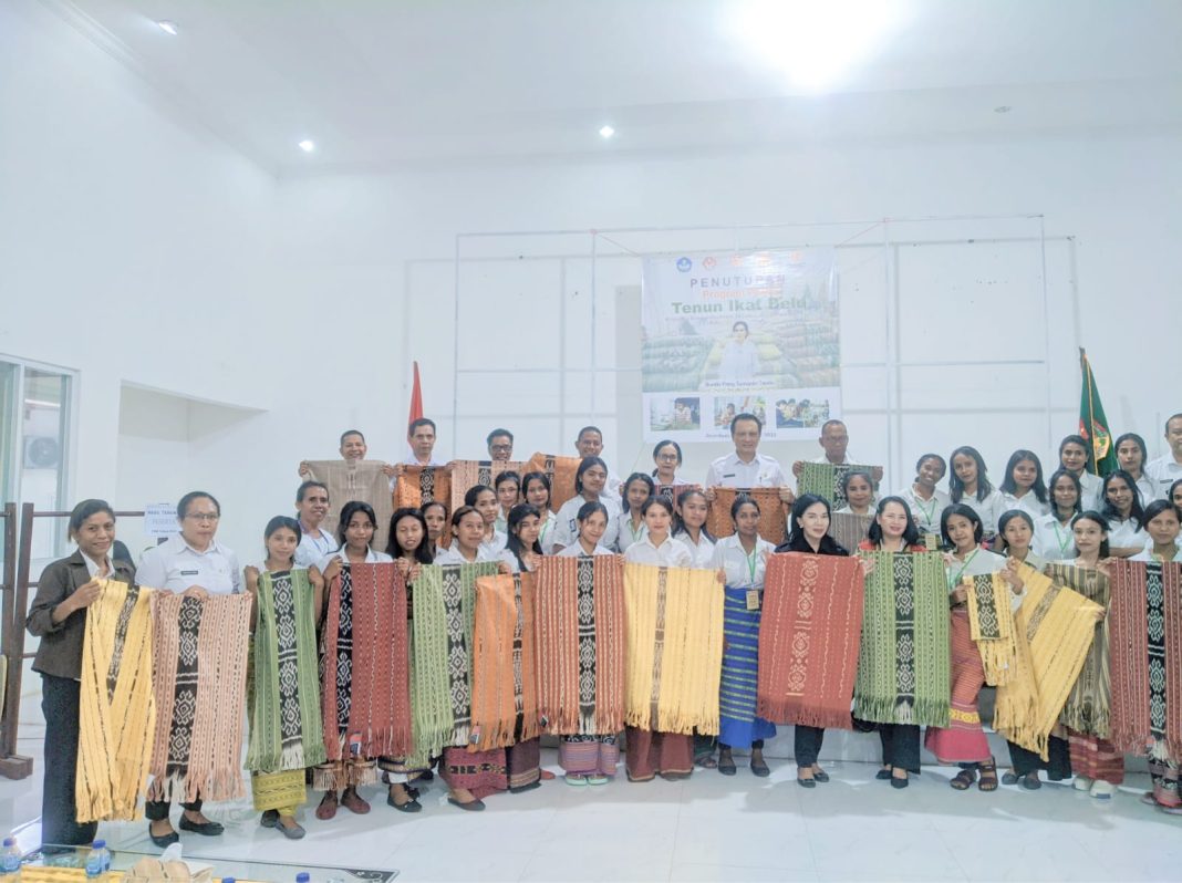 Tutup Kegiatan Pelatihan Tais Belu dengan Pewarnaan Alam Tahun 2023, Ini Harapan Bupati Belu!