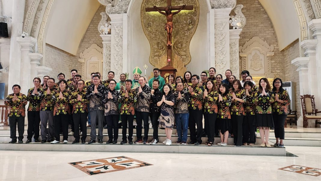 Disaksikan Umat Paroki Katedral, PUKAT Keuskupan Denpasar Dilantik