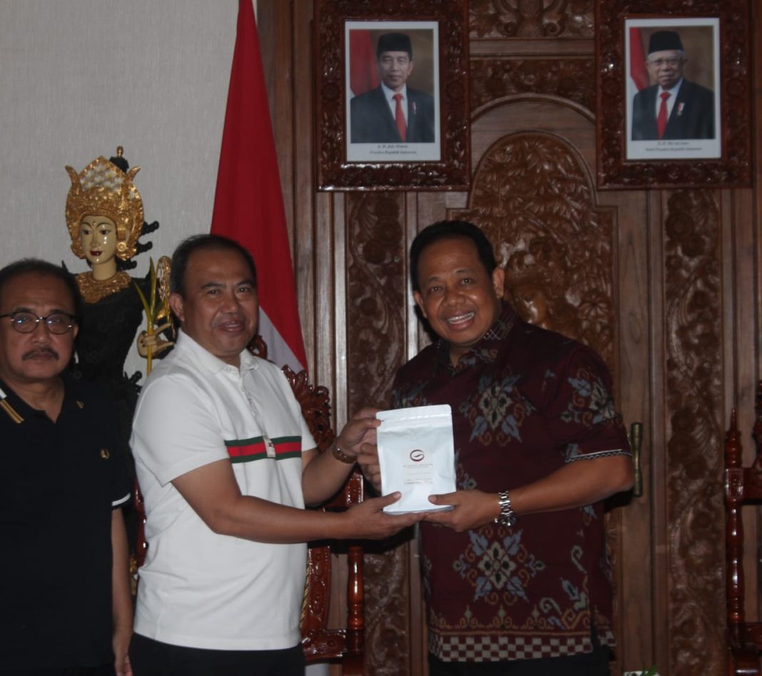 Pj. Gubernur Mahendra Jaya Dukung Program Perhutanan Sosial KLHK RI