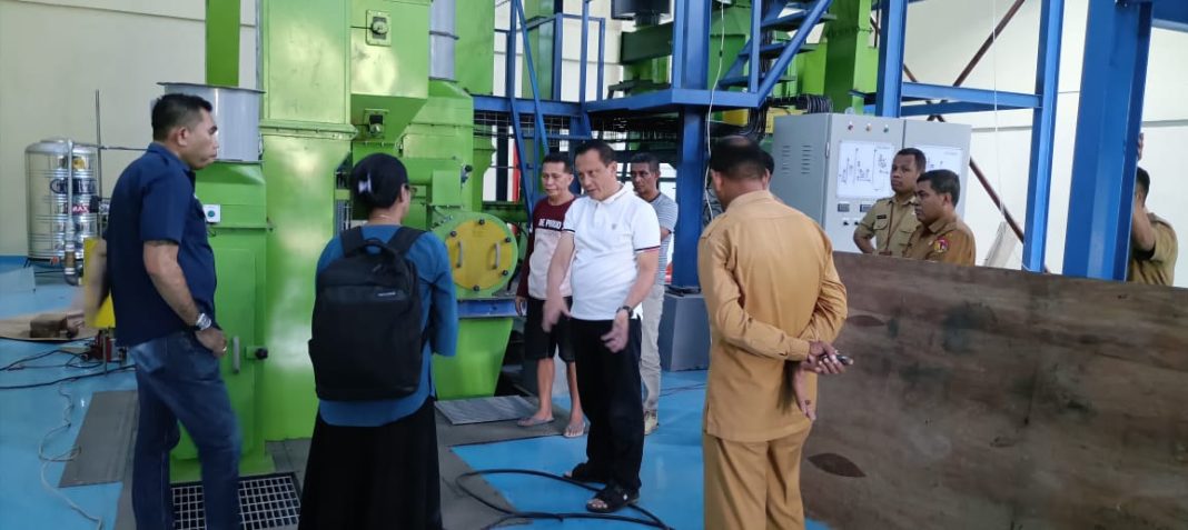 Segera Dioperasi, Bupati Agustinus Taolin Tinjau Pabrik Pakan Ternak di Silawan Batas RI-RDTL