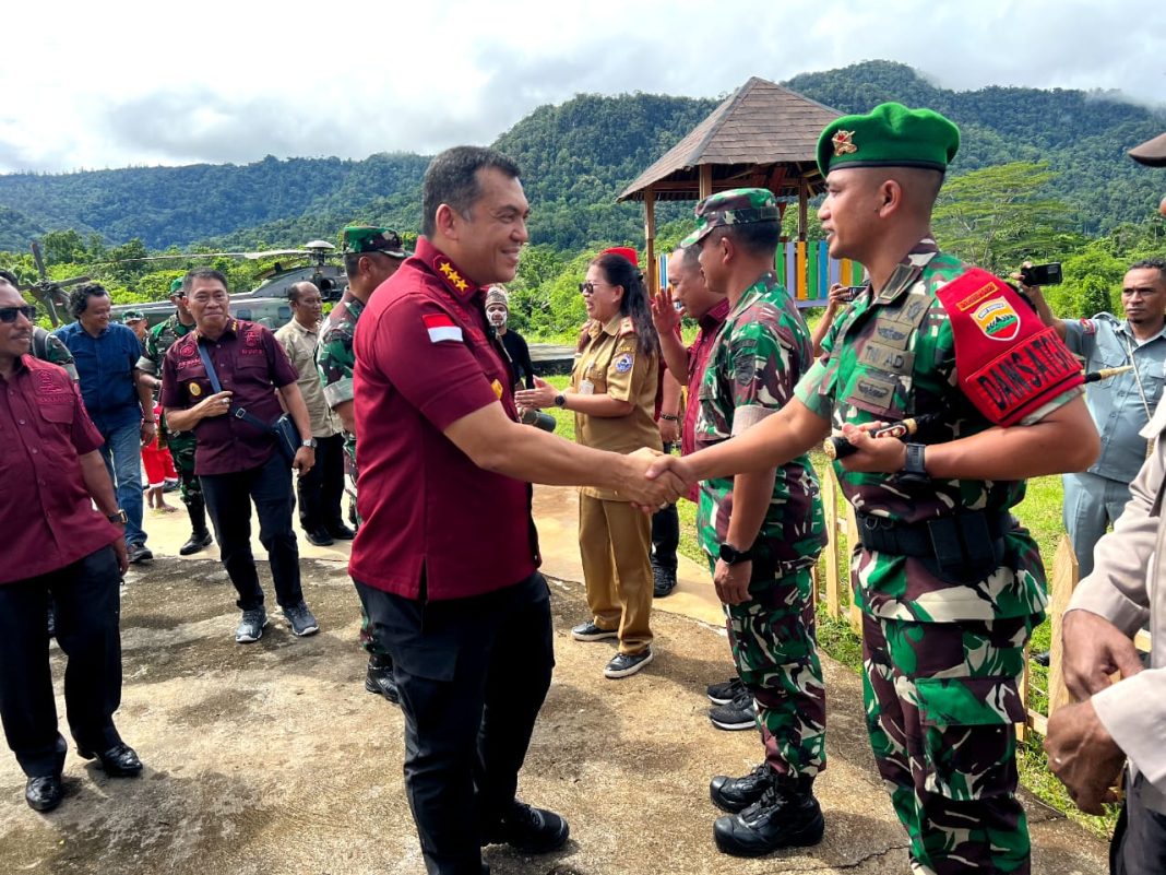 Kunjungi Satgas Pamtas Statis Yonif 122/TS, Ini Pesan Letjen TNI Richard Tampubolon!