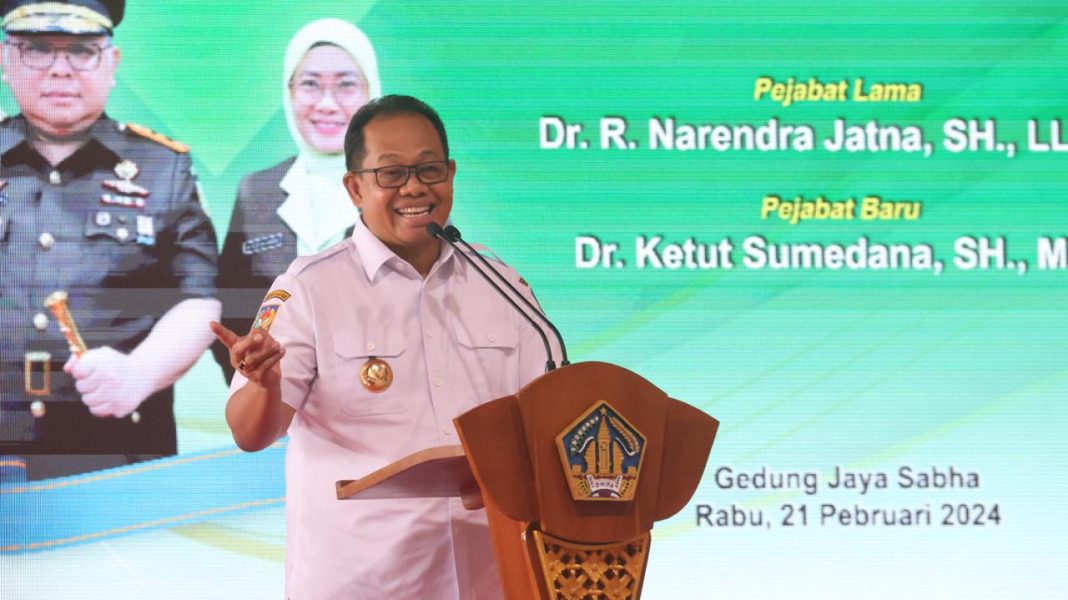 Pj. Gubernur S.M. Mahendra Jaya Hadiri Pisah Sambut Kepala Kejaksaan Tinggi Bali