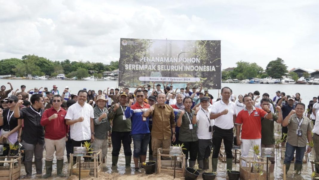Hadiri Kegiatan Penanaman Pohon Serentak di Tanjung Benoa, Ini Pesan Sekda Dewa Indra !