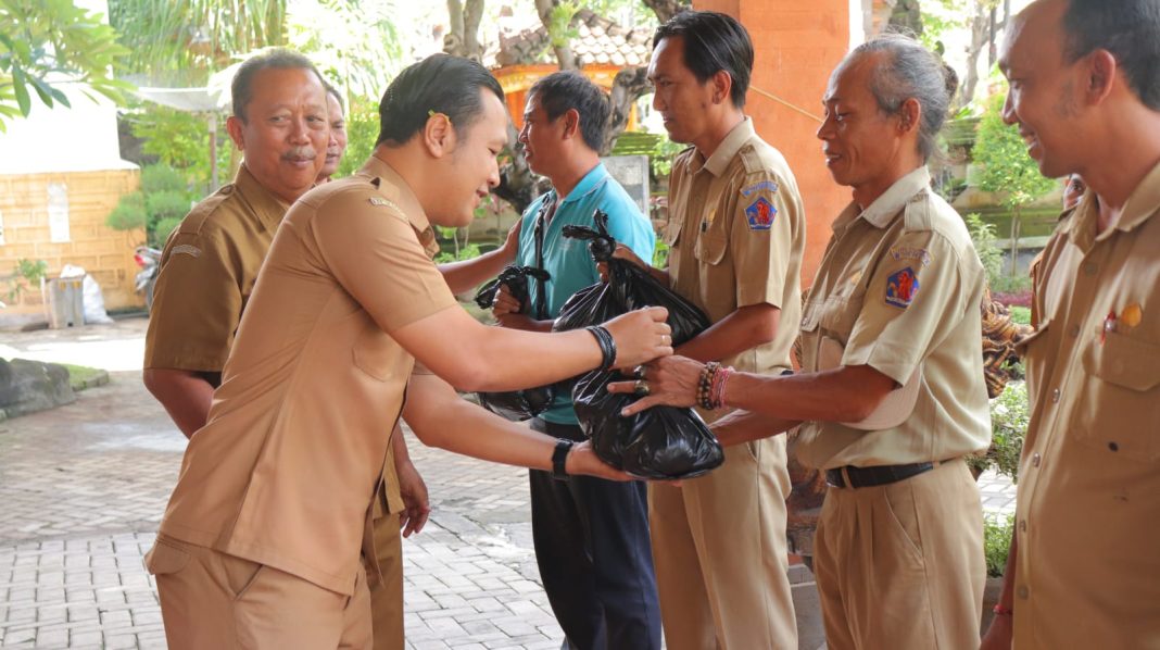 Menabung Sampah Menjadi Buah Lokal, Program Kreatif Dispar Buleleng