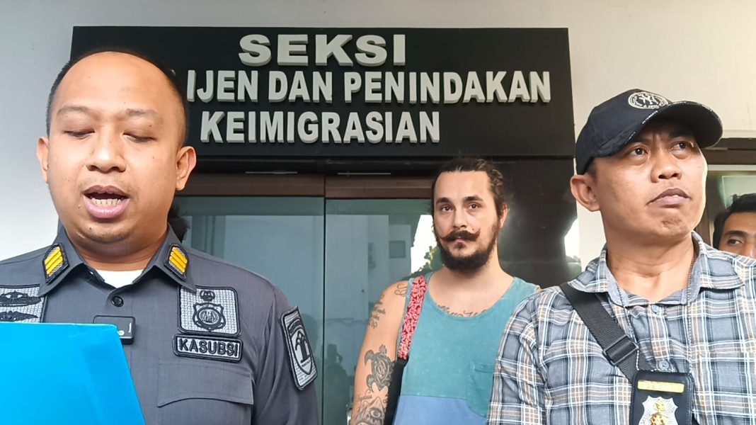 Warga Amerika Pemukul Satpam di Gianyar Dideportasi