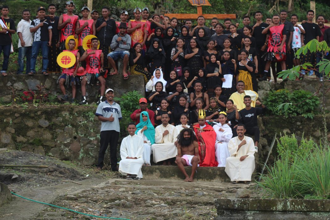 Dimotori OMK, Tablo Kisah Sengsara Yesus Berlangsung Hikmat di Stasi St. Mikhael Dhawe