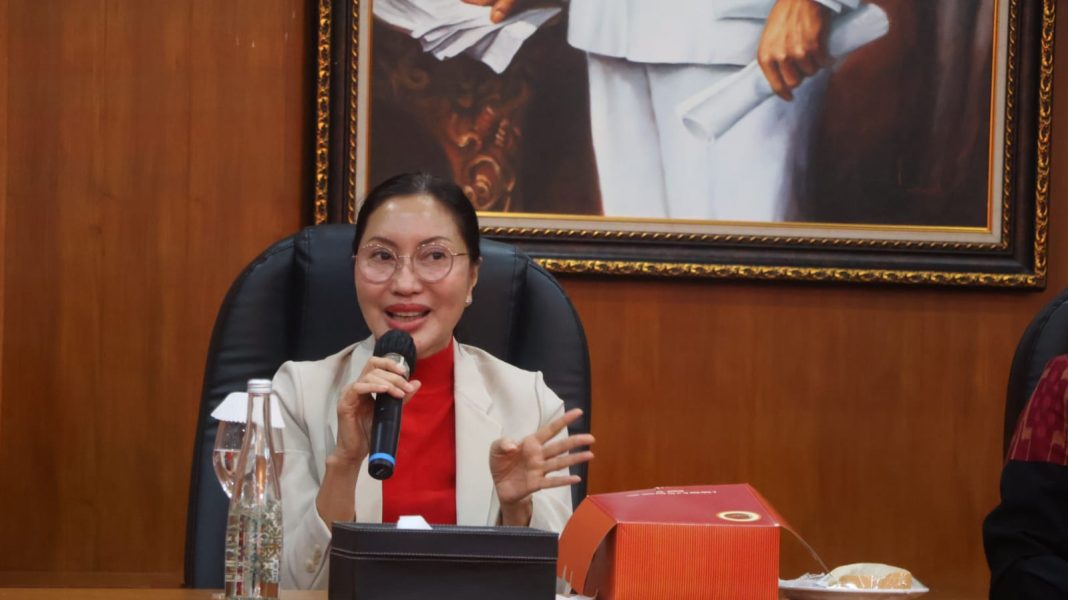 Dukung Puteri Bali, Ny drg Ida Mahendra Jaya Turut Nobar Grand Final Puteri Indonesia 2024