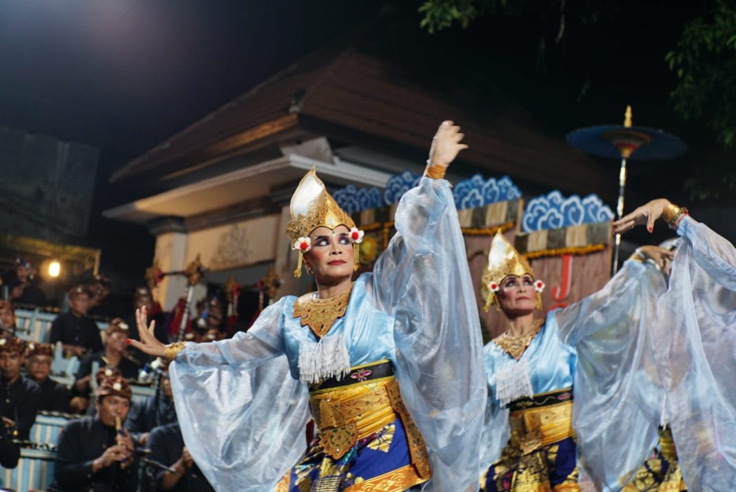 Penari Gelatik Legendaris Pukau Masyarakat Buleleng