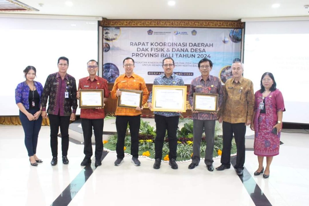 Pemkab. Buleleng Raih Juara Umum Pengelola DAK Fisik, Dana Desa dan KUR Terbaik Tahun 2023