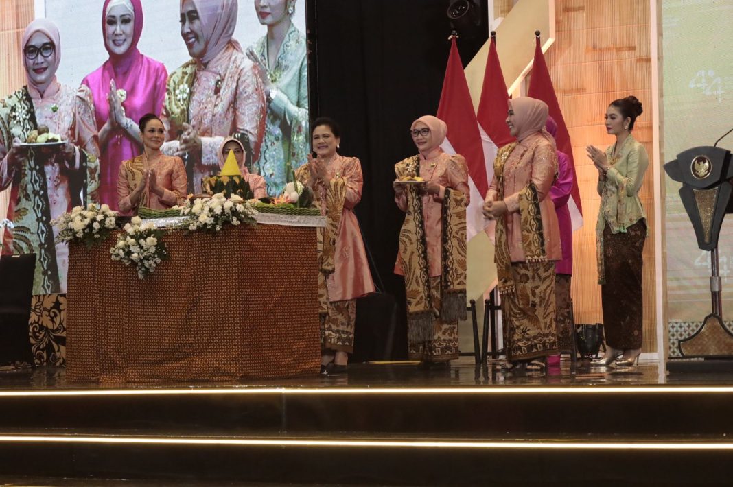 Pj. Ketua Dekranasda Bali Ny. drg. Ida Mahendra Jaya Hadiri HUT ke-44 Dekranas di Solo