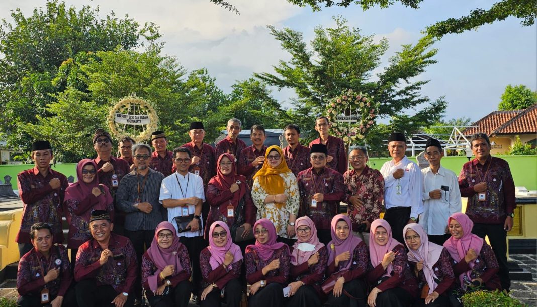 Menilik Semangat Merdeka Belajar dalam Ziarah Makam Ki Hadjar Dewantara